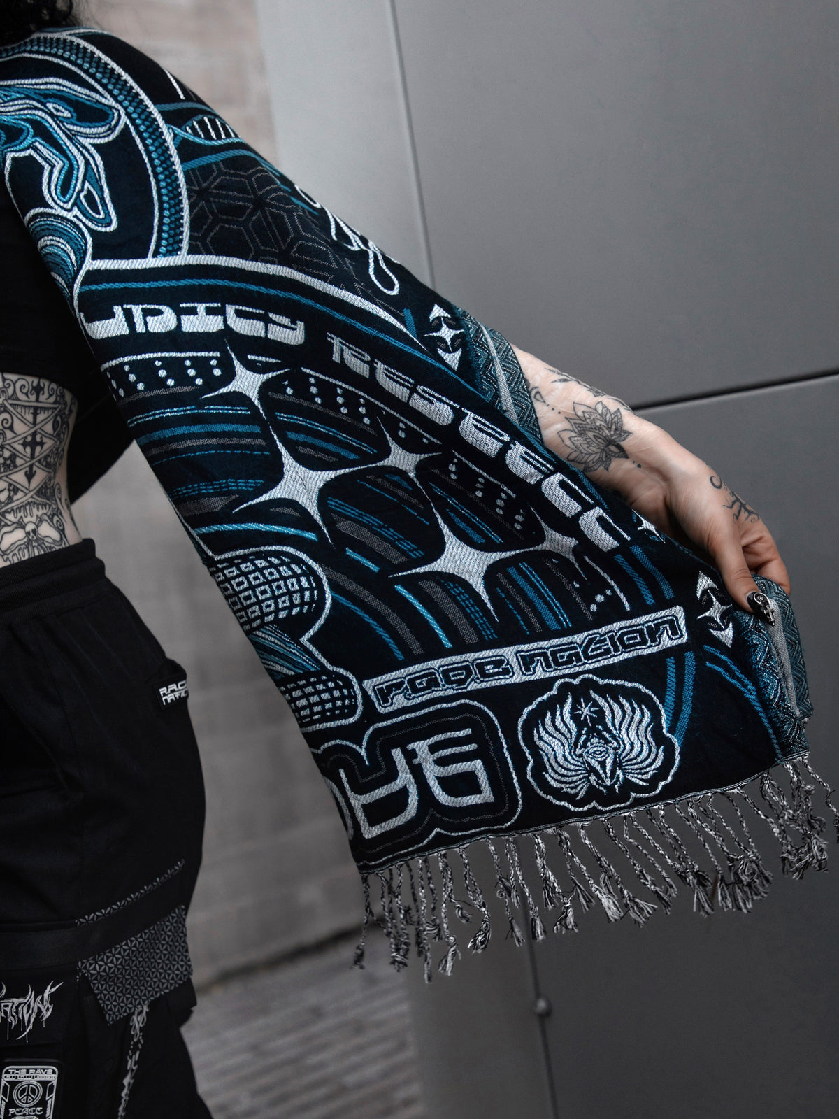 THE RAVE ✦ Electric Blue ✦ Double-Layered Shawl Shawls