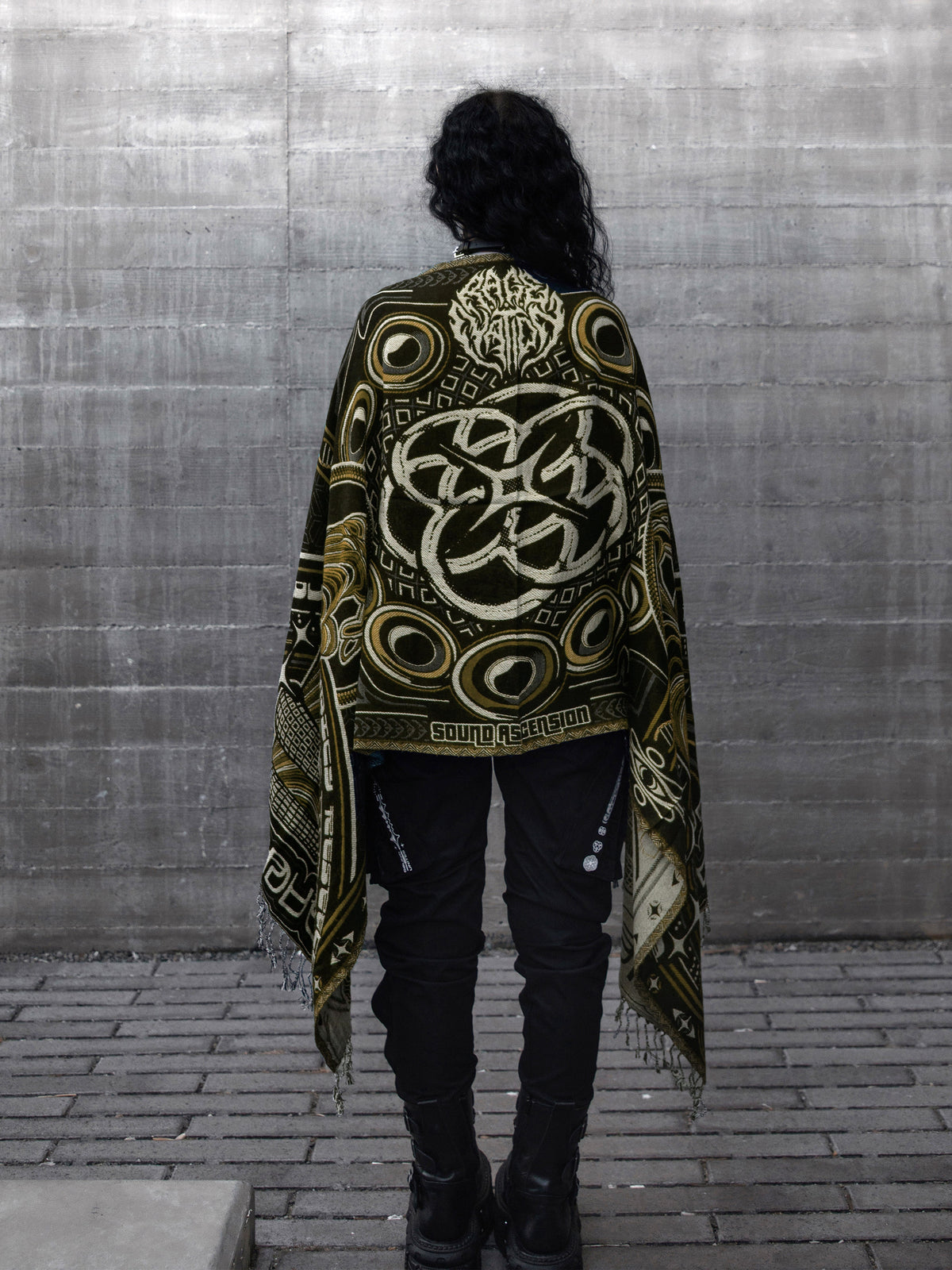 NEW DROP ✦ THE RAVE ✦ Black/Gold Double-Layered Shawl Shawls