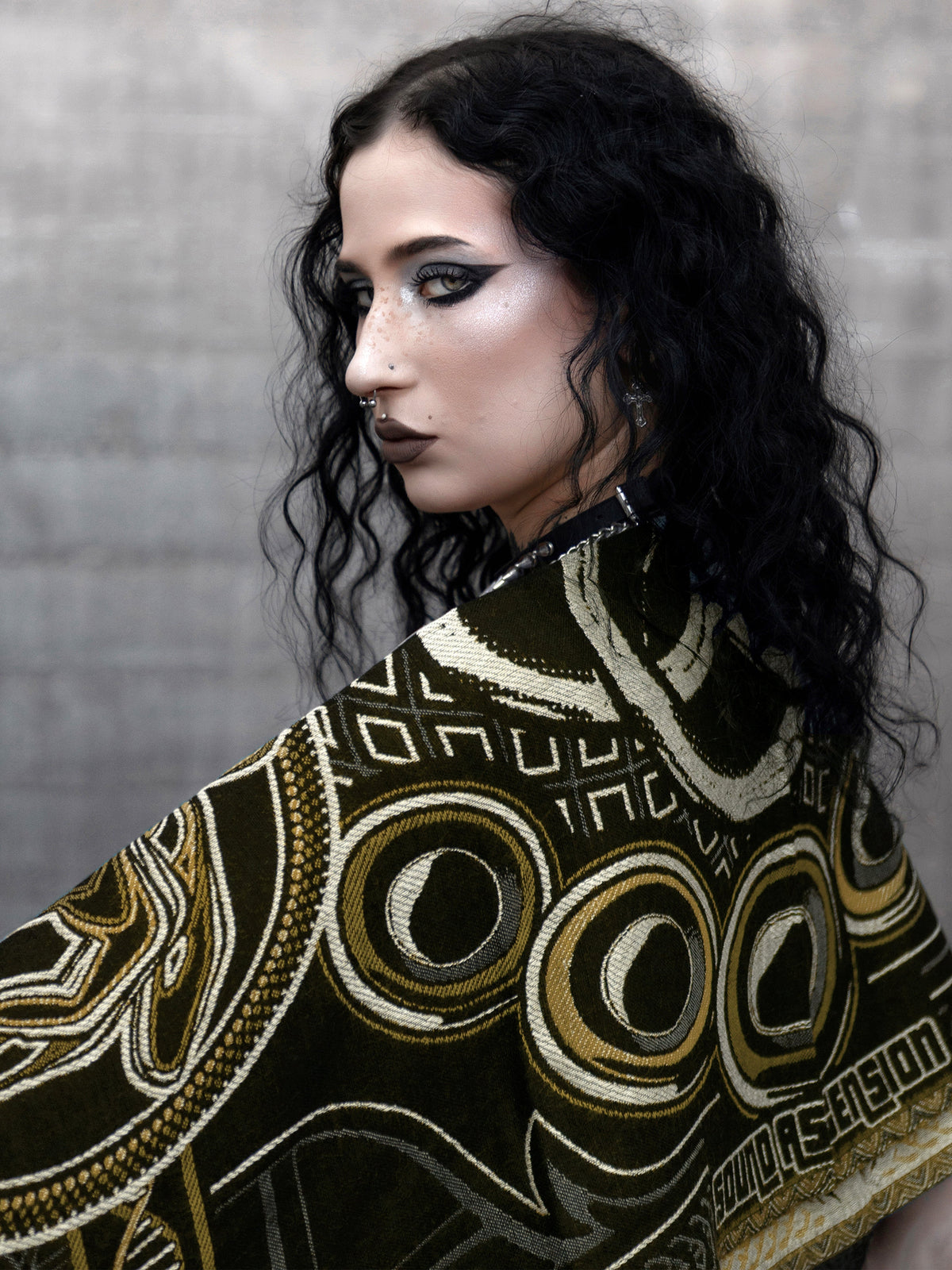 NEW DROP ✦ THE RAVE ✦ Black/Gold Double-Layered Shawl Shawls