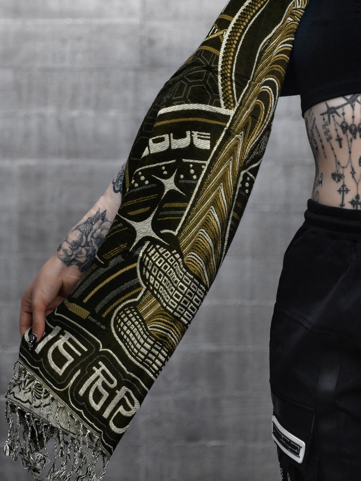 NEW DROP ✦ THE RAVE ✦ Black/Gold Double-Layered Shawl Shawls