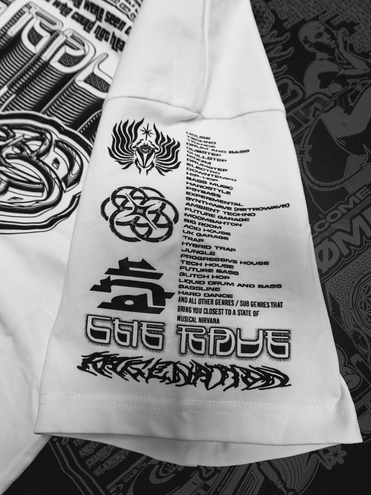 THE RAVE V1 ✦ Sun's Up Variant ✦ Premium T-Shirt T-Shirt