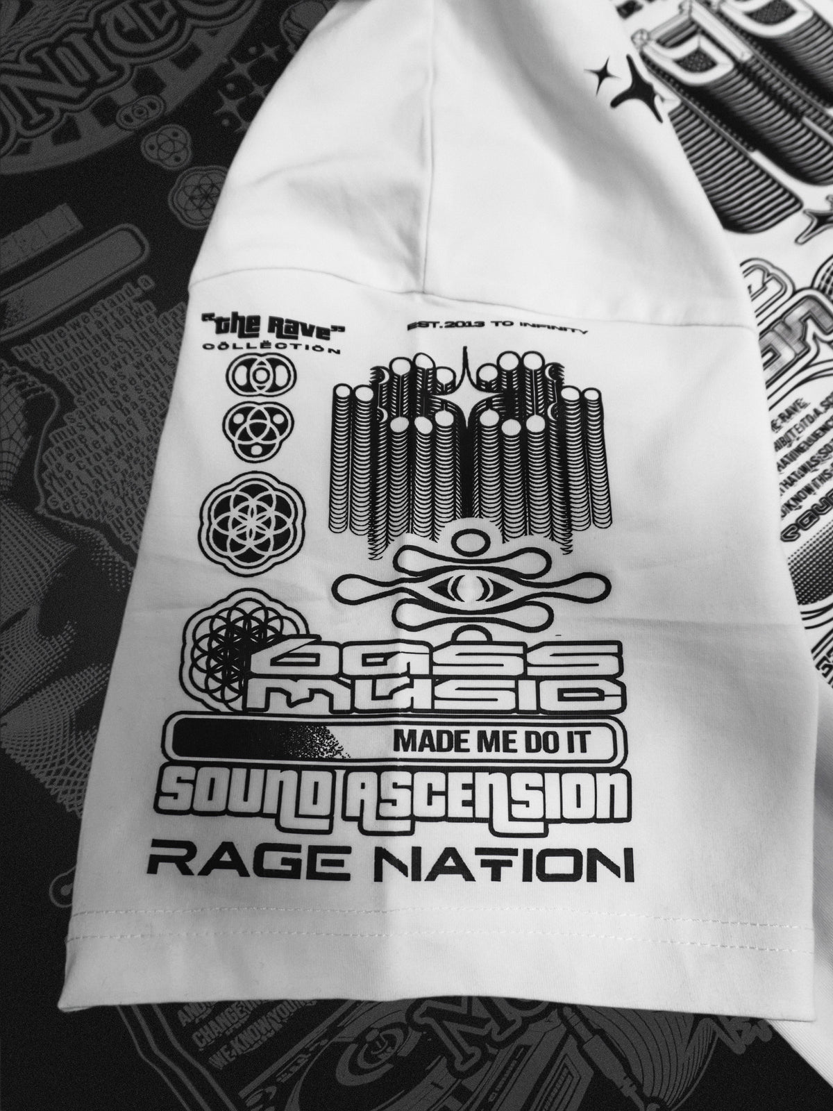 THE RAVE V1 ✦ Sun's Up Variant ✦ Premium T-Shirt T-Shirt