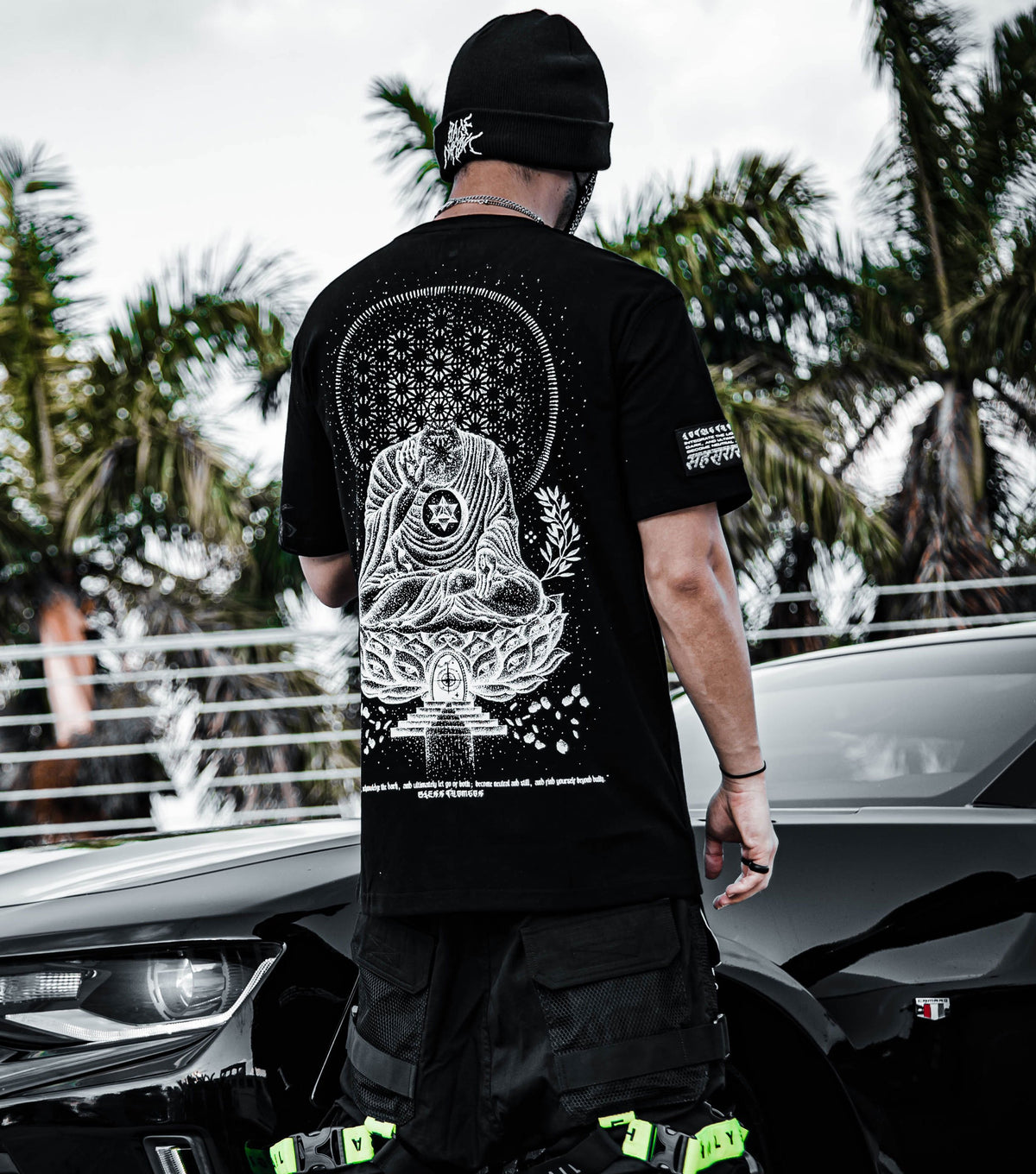 LOTUS THRONE (sahasrāra सहस्रार) • GLENN THOMSON x RNA T-Shirt T-Shirt
