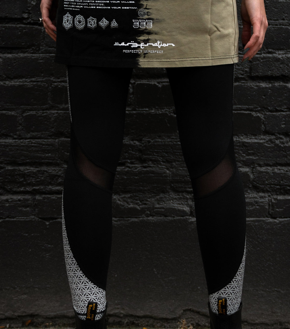 SILVER SEQUENCE • Reflective Yoga Pants / Leggings Leggings