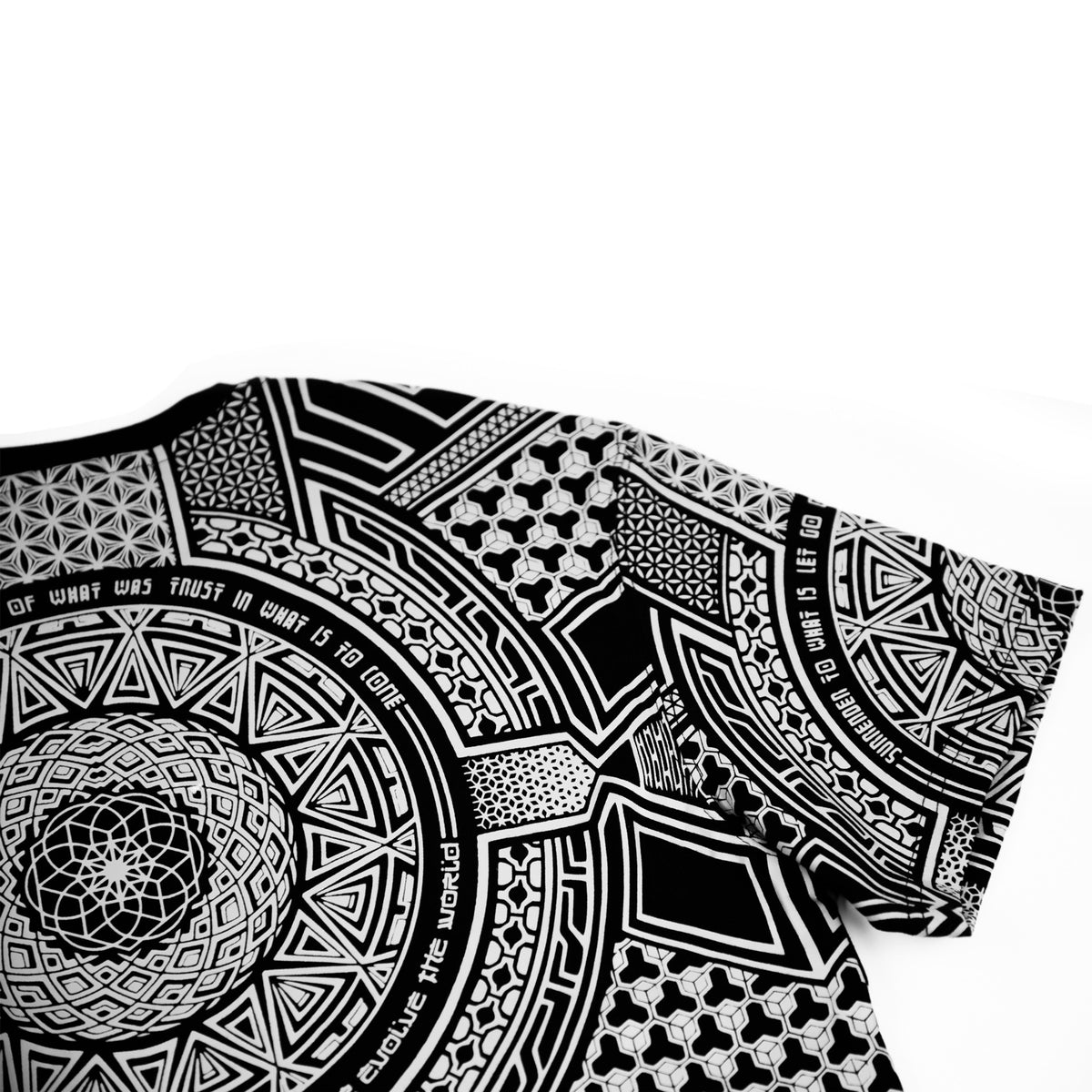 DROPS TODAY AT NOON • TRANSCENDENCE V1 • GROKKO • T-shirt T-Shirt