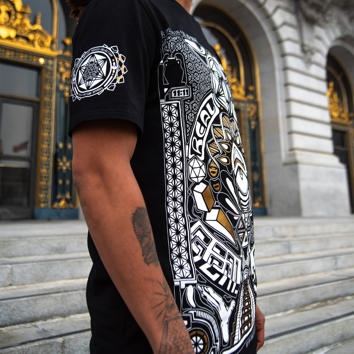 REAL EYES V1 • GROKKO Droptail T-Shirt Apparel