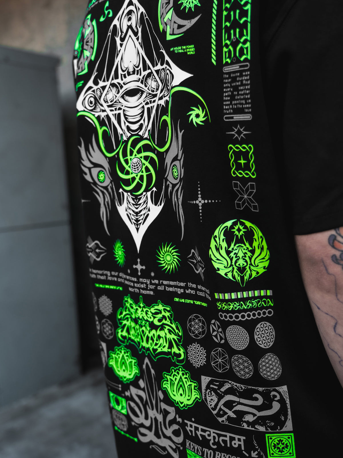 KEYS TO BECOMING ✦ Glow + Reflective Ink ✦ Premium T-shirt T-Shirt 