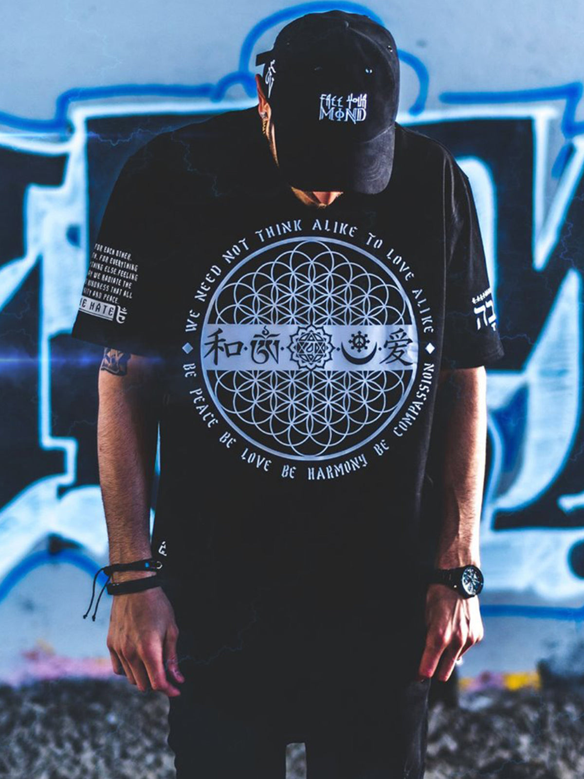 LOVE IS THE ONLY LAW • Scooped T-Shirt T-Shirt 