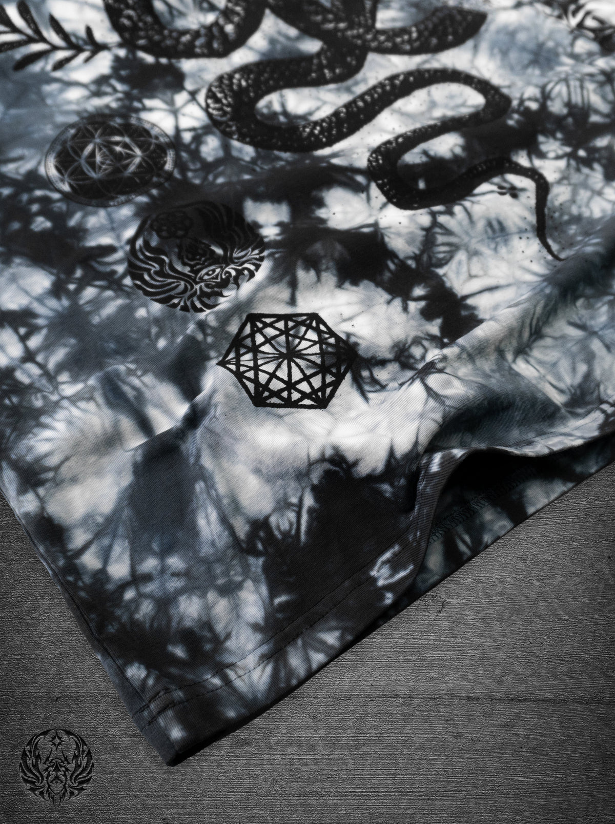 SERPENT INVOCATION ✦ Glenn Thomson ✦ T-shirt T-Shirt 
