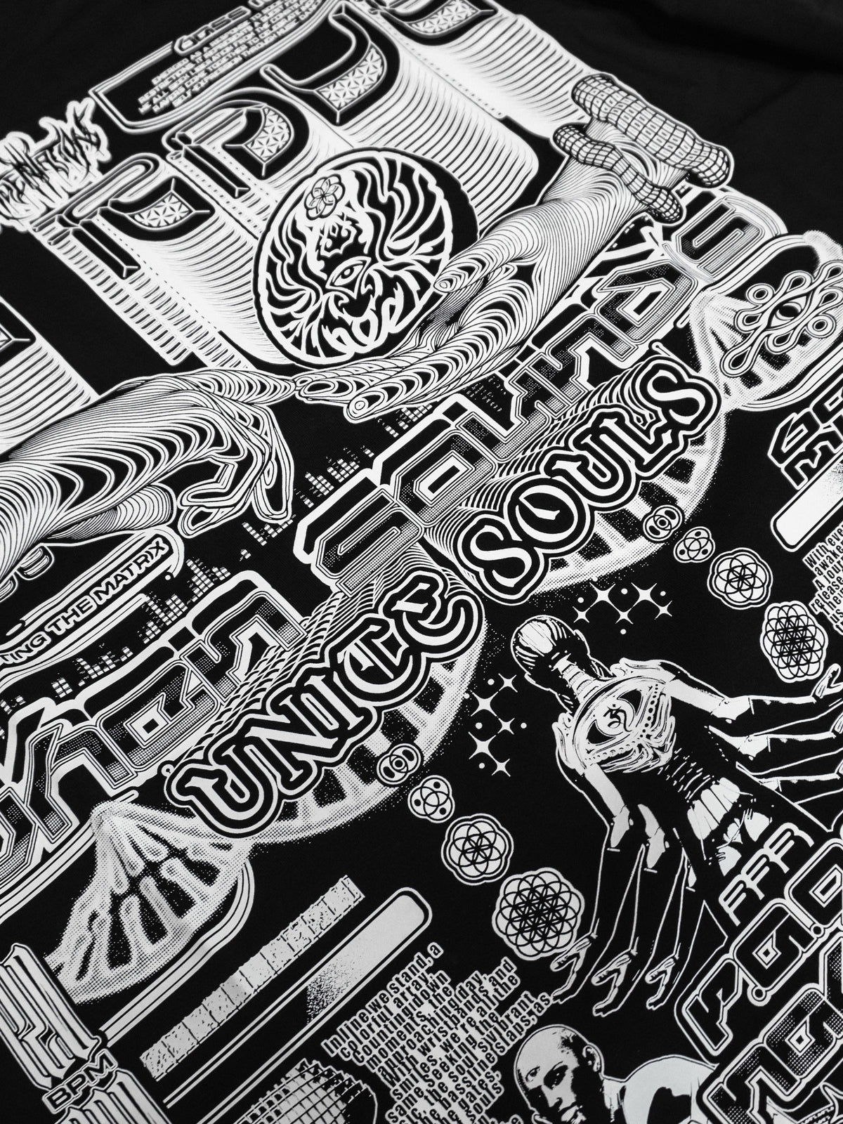 THE RAVE V2 ✦ We Should Leave Variant ✦ Premium T-Shirt T-Shirt 