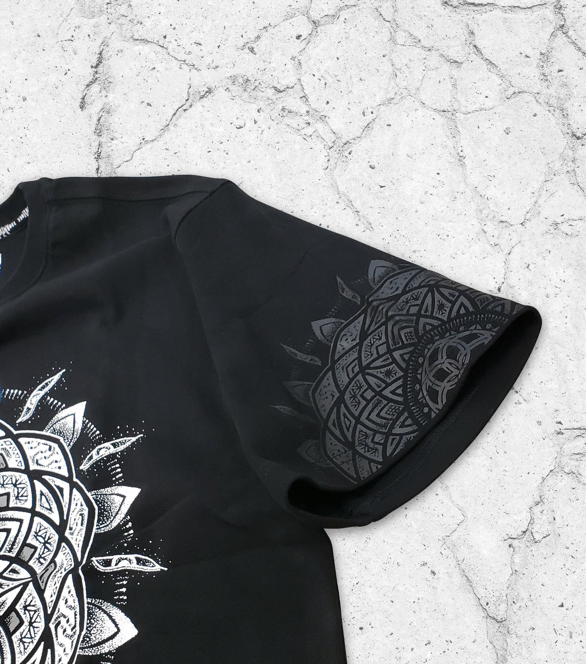 PRE ORDER • LOTUS THRONE (sahasrāra सहस्रार) • GLENN THOMSON x RNA • T-Shirt T-Shirt 