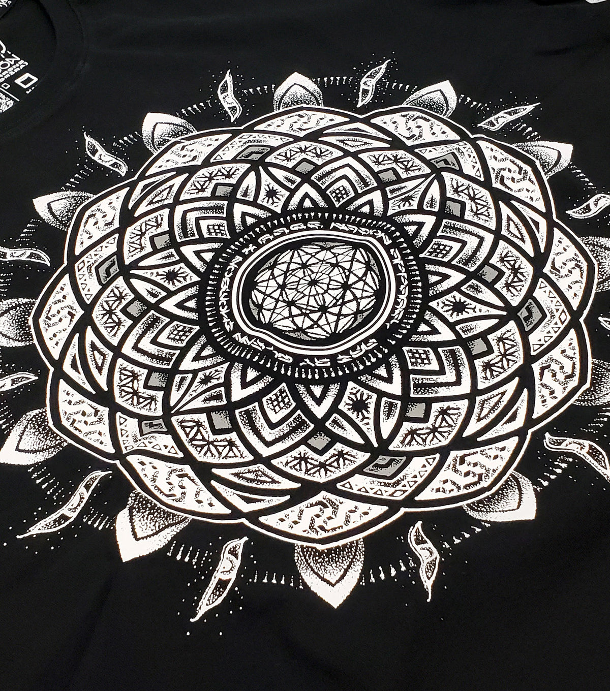 PRE ORDER • LOTUS THRONE (sahasrāra सहस्रार) • GLENN THOMSON x RNA • T-Shirt T-Shirt 