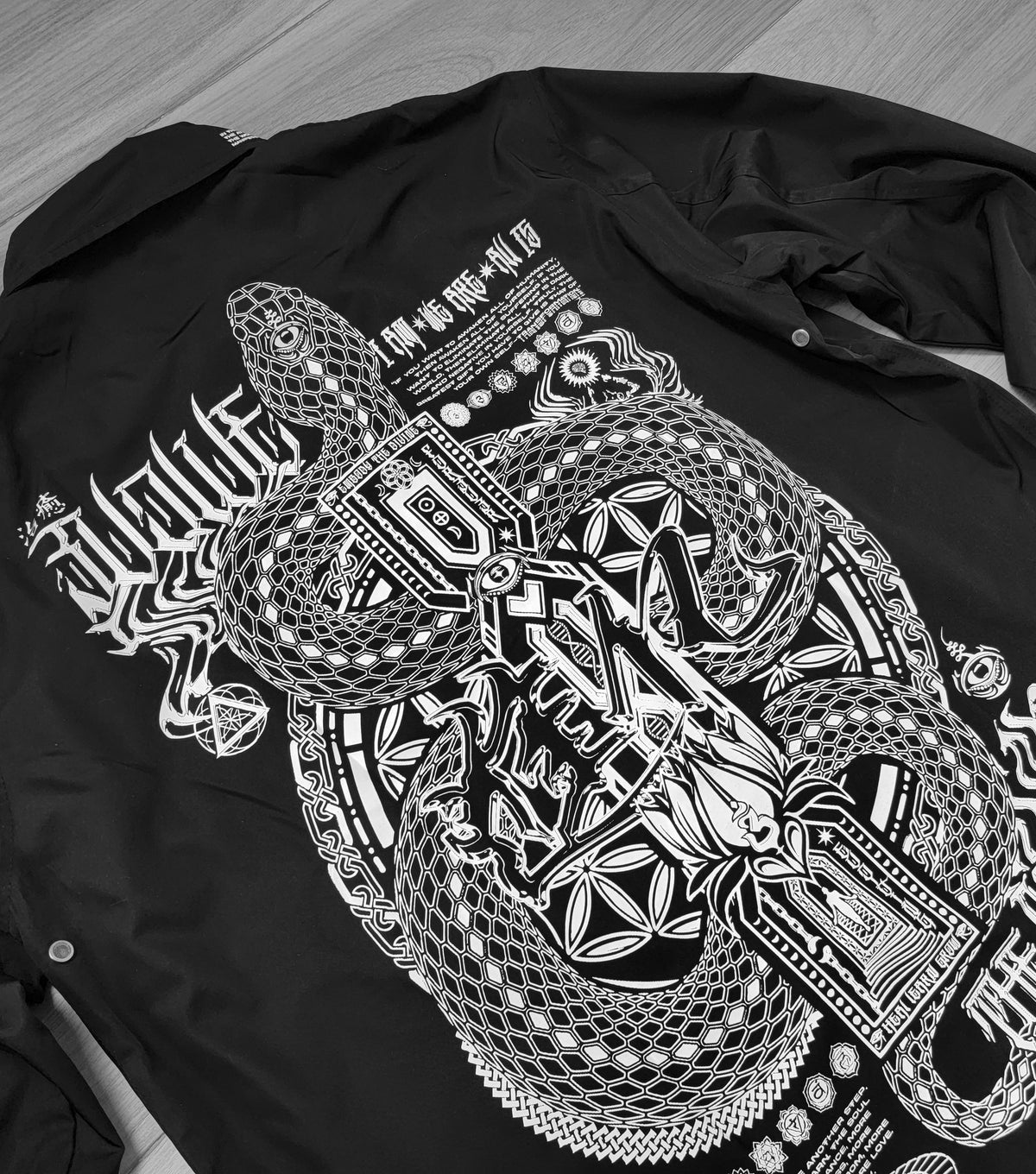 EVOLVE THE MIND • Waterproof Button-Up Windbreaker Jacket 